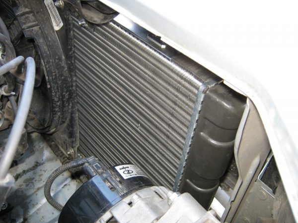 Как заменить старый радиатор охлаждения на новый?