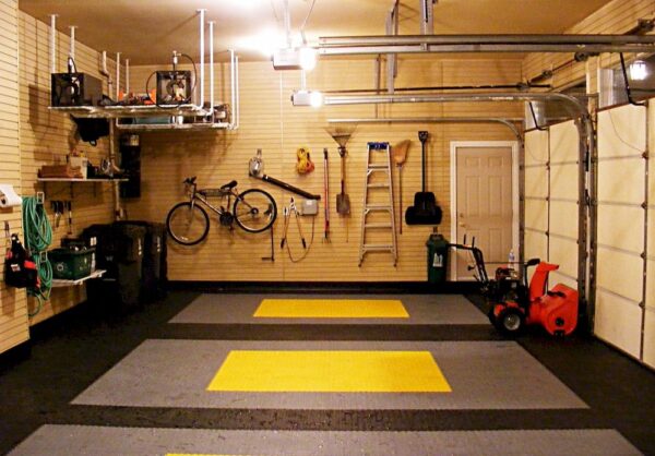 Как лучше спланировать гараж с проходом в дом