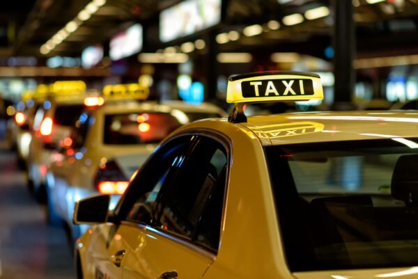 Что выбрать: прокат авто или такси