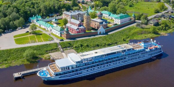 Речные круизы по России: отдых на теплоходе от Нижнего Новгорода до Золотого кольца